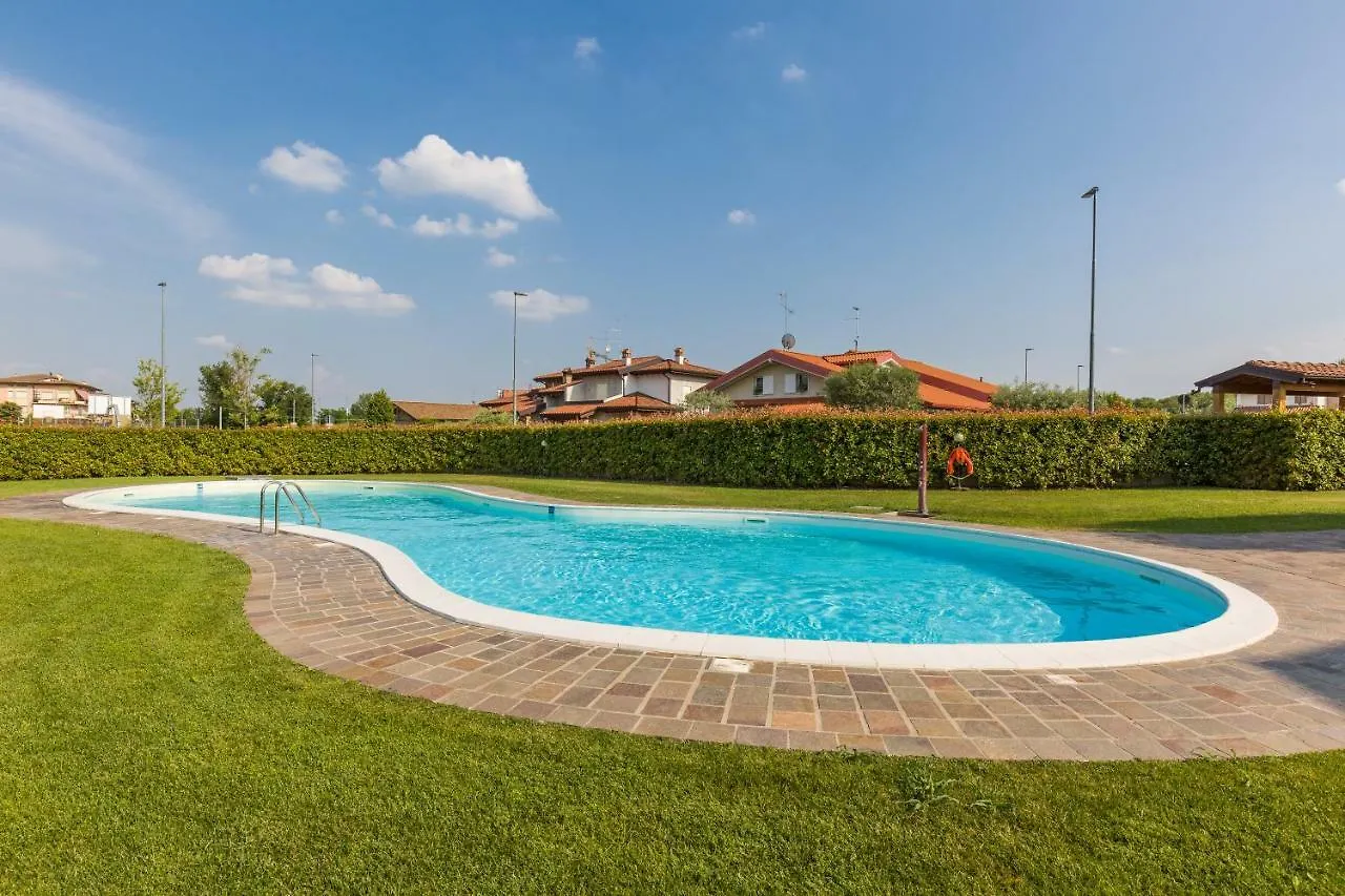 Claudia'S House Con Piscina Apartment Peschiera del Garda