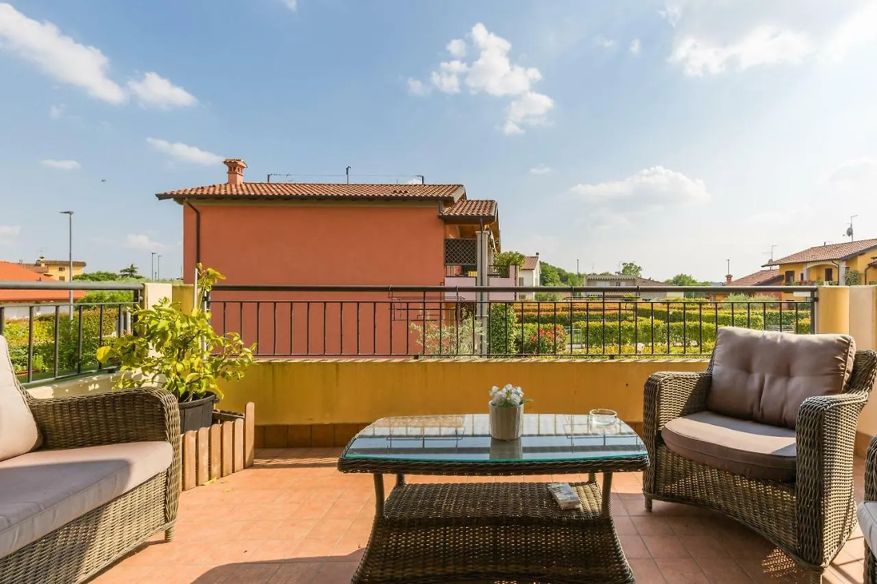Claudia'S House Con Piscina Apartment Peschiera del Garda Italy