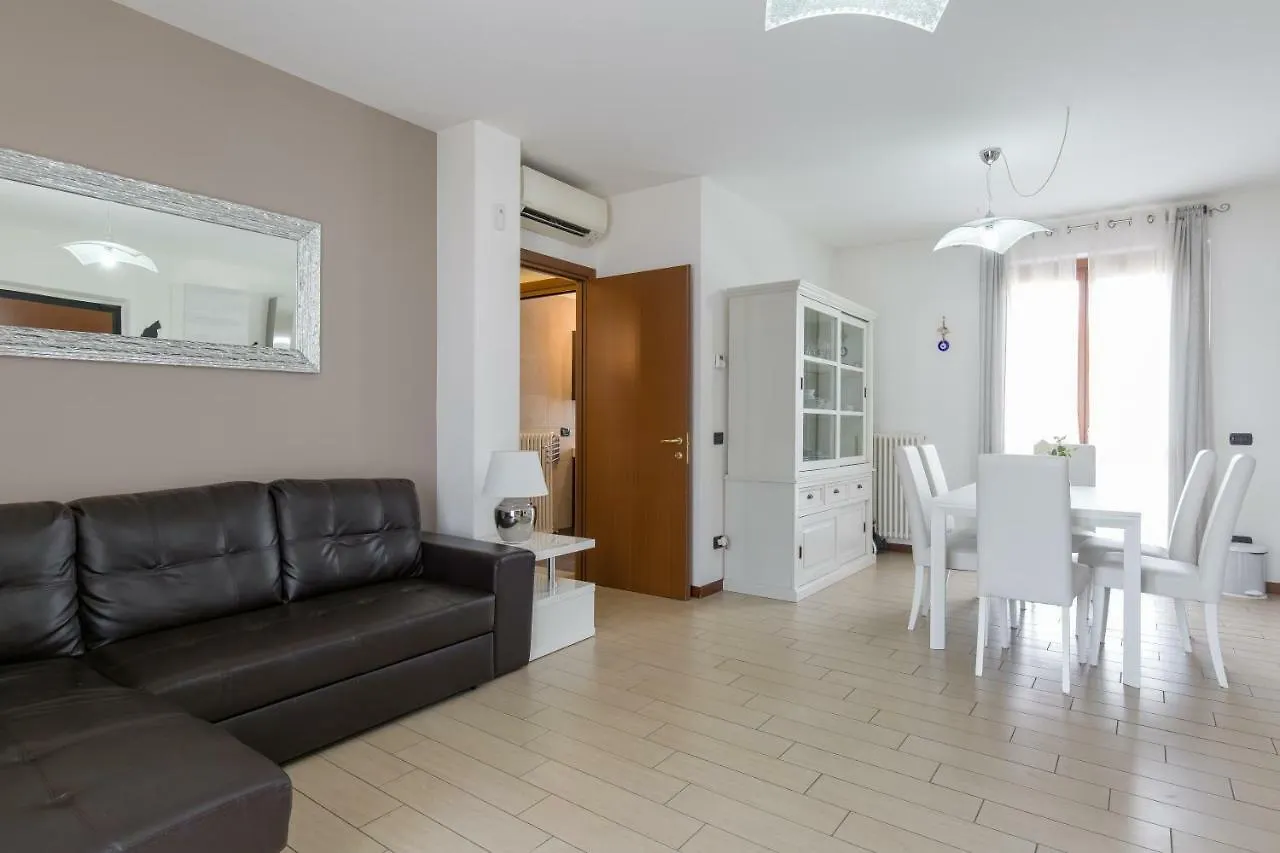 Claudia'S House Con Piscina Apartment Peschiera del Garda